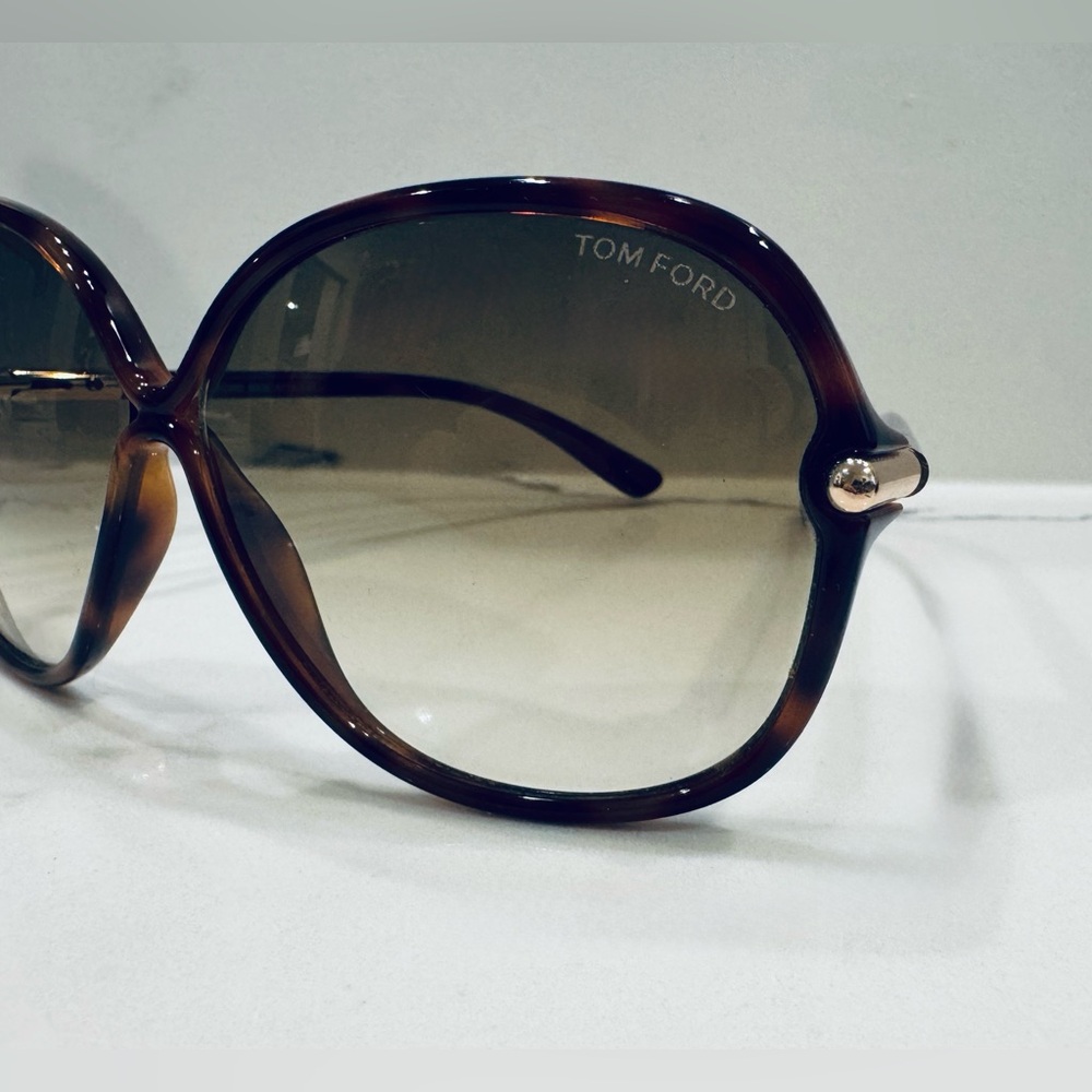 Tom Ford Oversized Tortoiseshell Gradient Brown Sunglasses - Picture 2 of 6